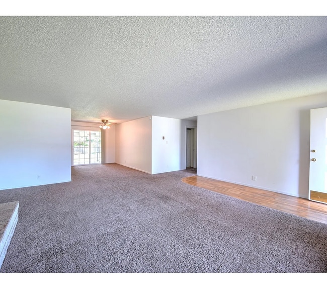 Building Photo - Great 4 Bedroom Eugene Home!