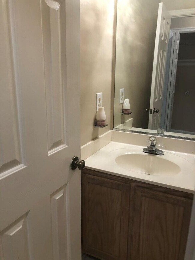 Foto del edificio - 820 E Willow Point Pl