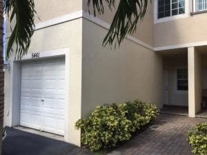 Building Photo - 5461 Via Delray Via