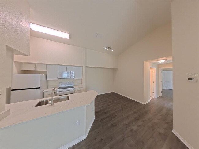 Building Photo - 4102 Central Sarasota Pkwy