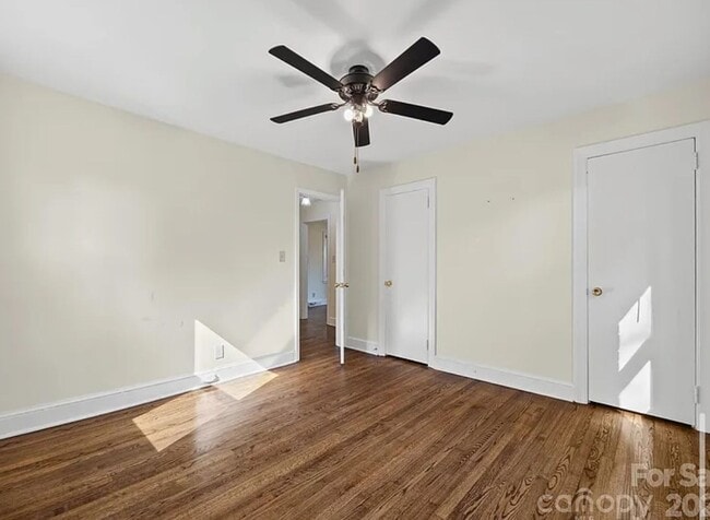 Foto del edificio - 216 Sylvania Ave