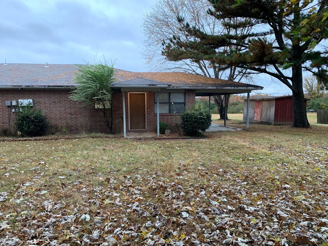Foto principal - 1307-09 N. Arkansas duplex