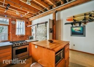 Building Photo - 1221 W Railroad Alley