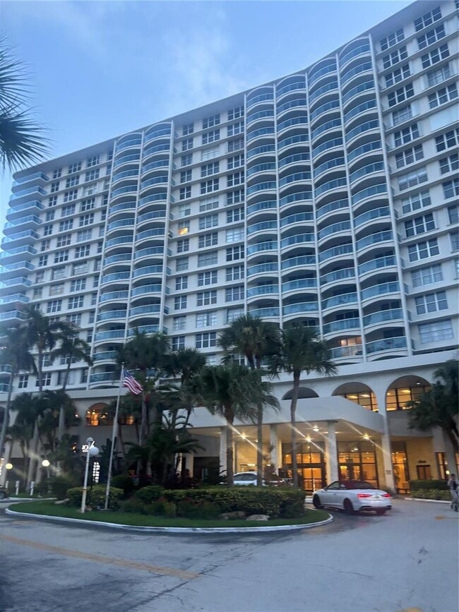 Building Photo - 3800 S Ocean Dr