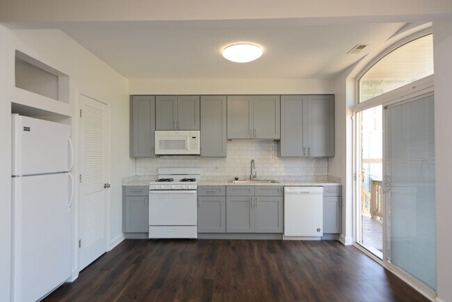 Foto del edificio - 5208 N Sawyer Ave
