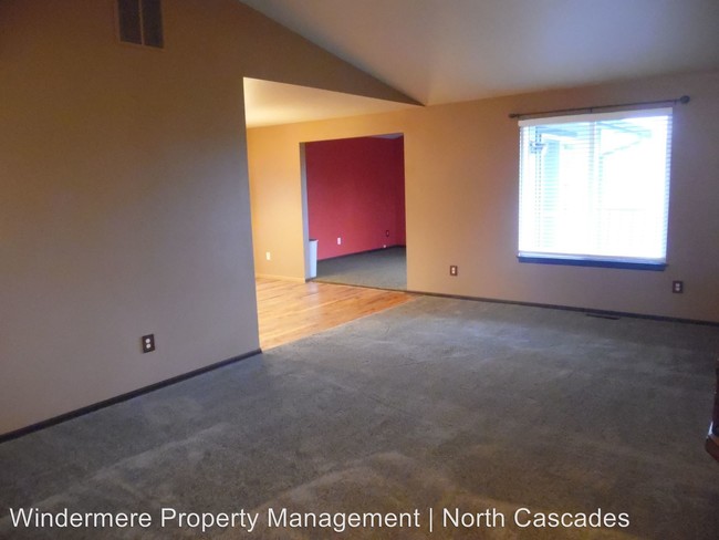 Building Photo - 301 S 29th Pl