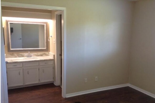 Foto del edificio - 3900 Windwood Cir