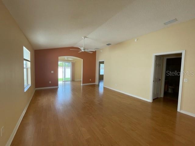 Building Photo - 433 Brentwood Ave