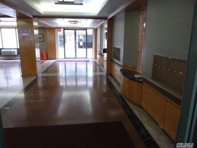 Foto del edificio - 42-31 Colden St