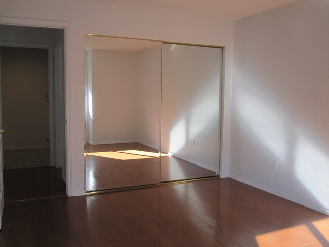 Building Photo - 103 Rockwell Ave