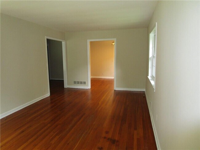 Building Photo - 1147 Enota Cir NE