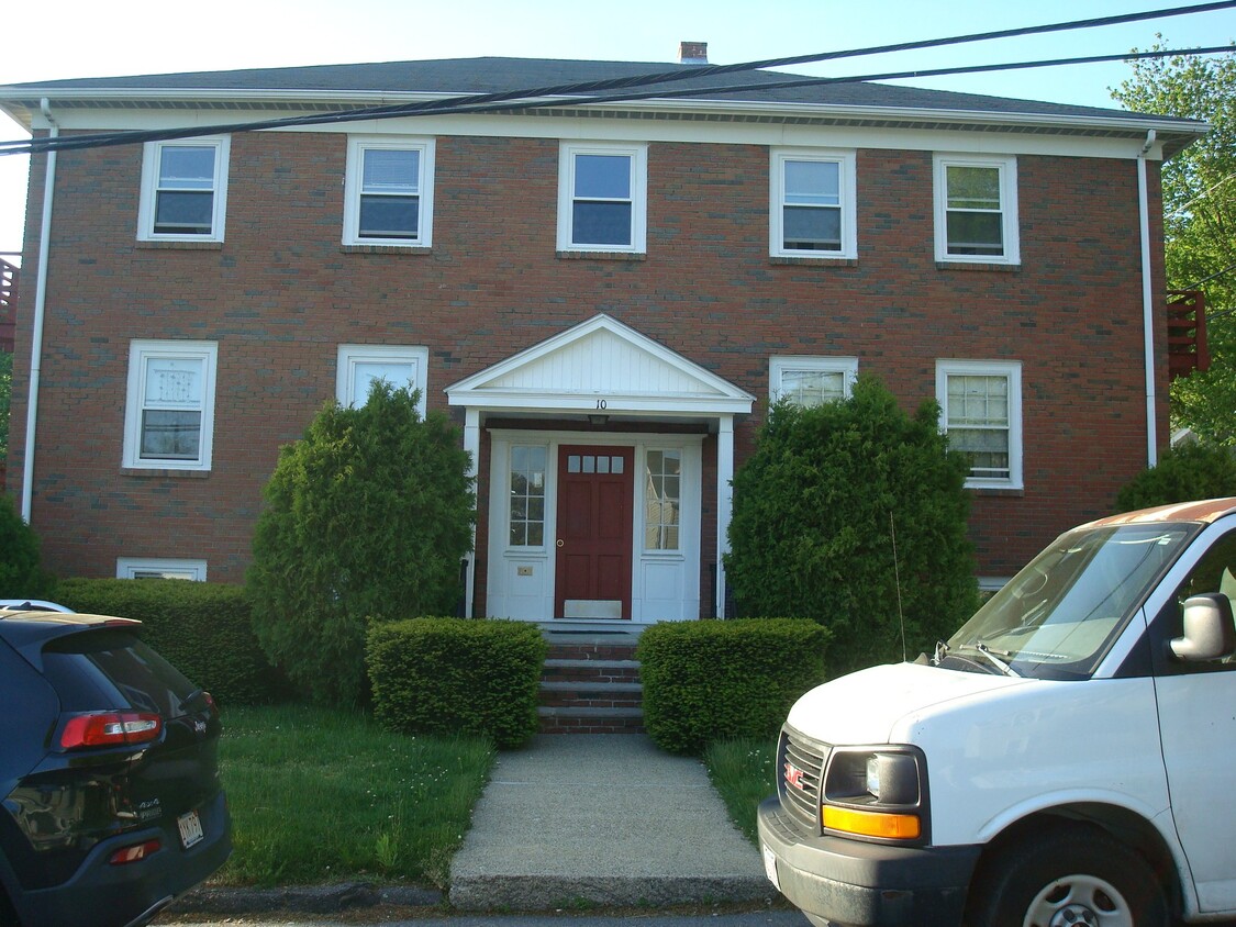 Primary Photo - 10 Woodbury Ave