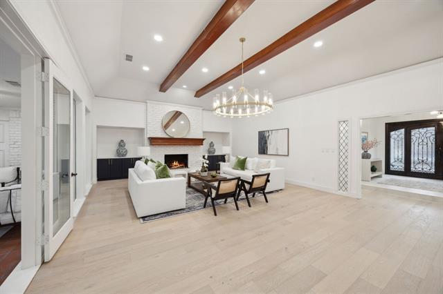 Foto del edificio - 6260 Emeraldwood Pl