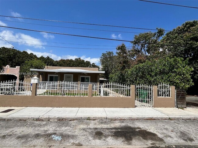 Foto del edificio - 261 NW 49th St