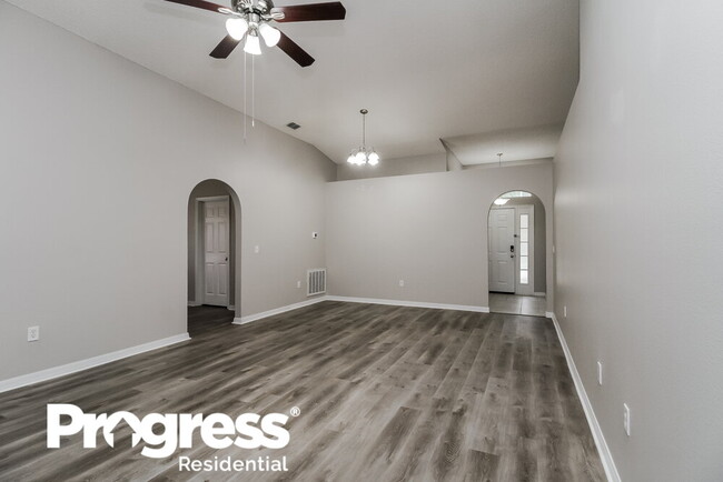 Building Photo - 932 Vanderbilt Dr