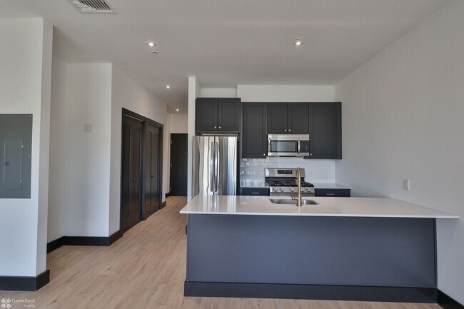 Foto del edificio - Studio Apartment at Watermark in Downtown ...