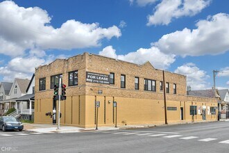 Building Photo - 4176 W Montrose Ave