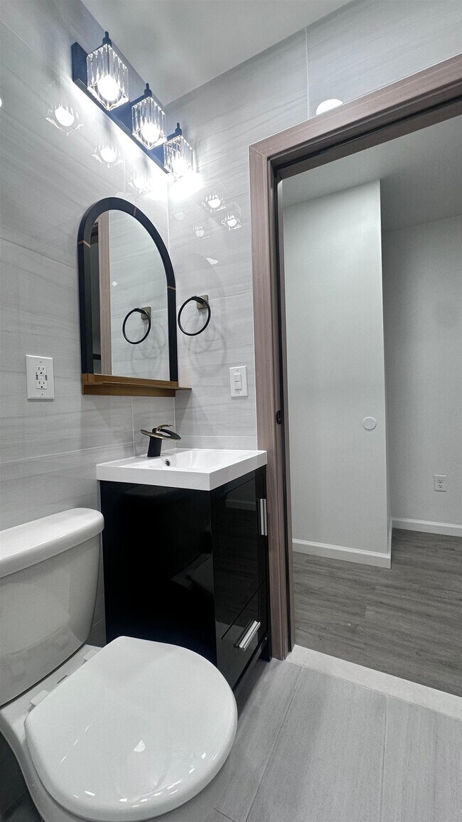 Foto del edificio - 213 Woodward St