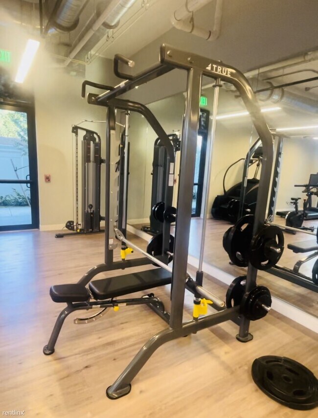 Foto del edificio - Studio, 1 bath Condo - 715 E 9th St NUEVO ...