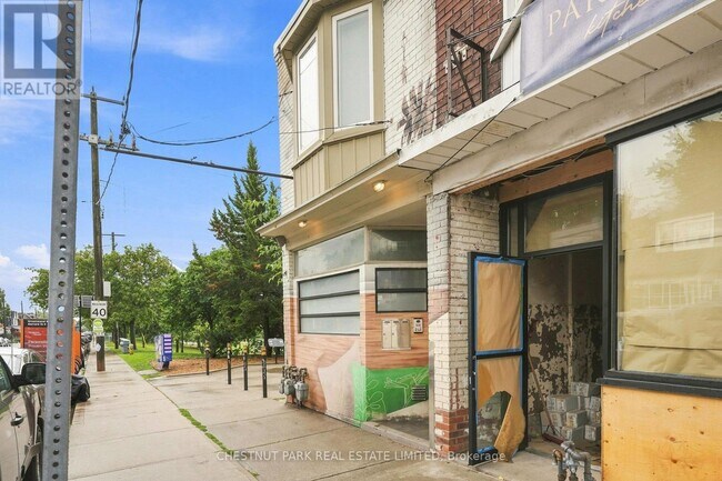 Photo du bâtiment - 208 Greenwood Ave