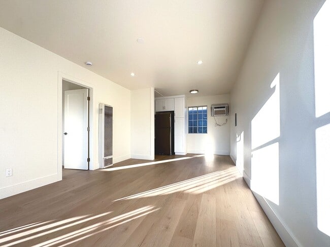 Photo - Residential Apartment near Downtown Fullerton