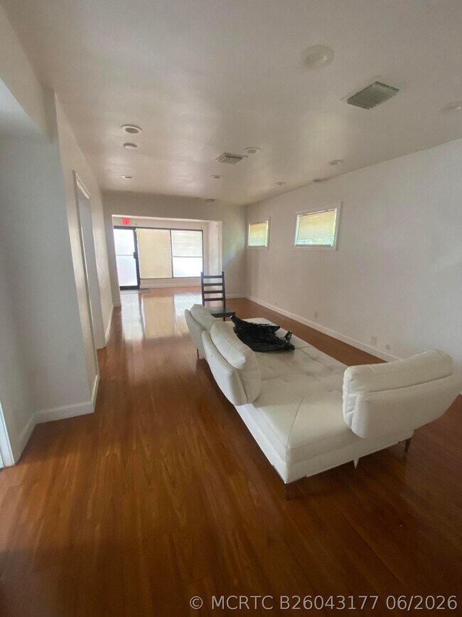 Foto del edificio - 809 E Broward Blvd