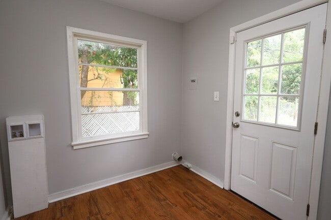 Building Photo - 1707 Clover Dr