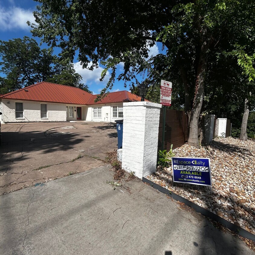 1005 W MLK - West Campus, 5 min walk to UT, large backyard. - 1005 W MLK - West Campus, 5 min walk to UT, large backyard.