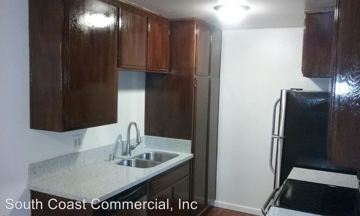 Foto principal - 2222 Bear Valley Pkwy