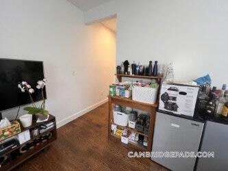 Building Photo - 15 Marney St