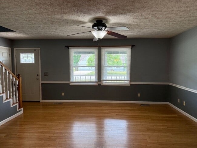 Foto del edificio - 3 Bedroom / 2.5 Bathroom - Home in Cookeville!