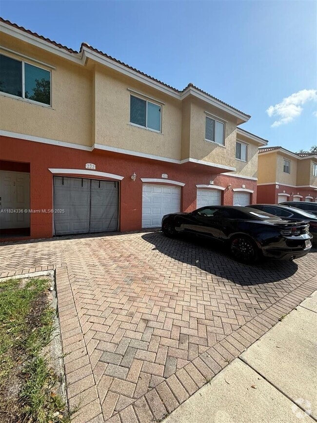 Building Photo - 3340 Palomino Dr