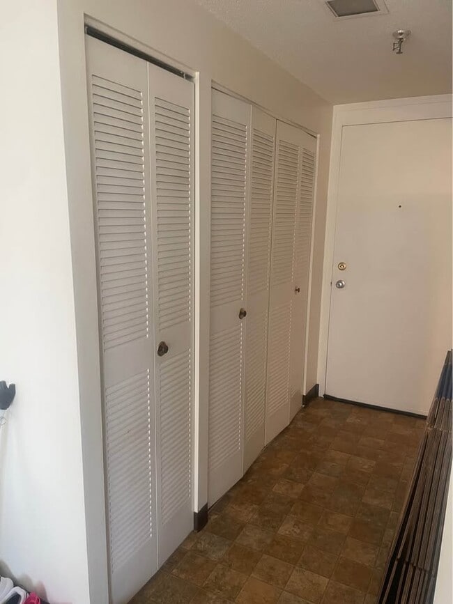 closet/storage - 140 Captain Thomas Blvd