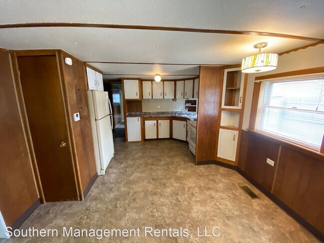 Building Photo - 3 br, 1.5 bath House - 2000 Hilton Ave