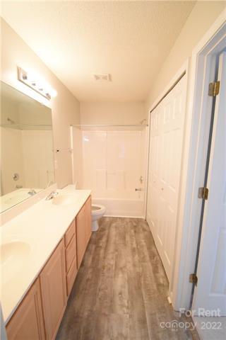 Building Photo - 1706 Pergola Pl