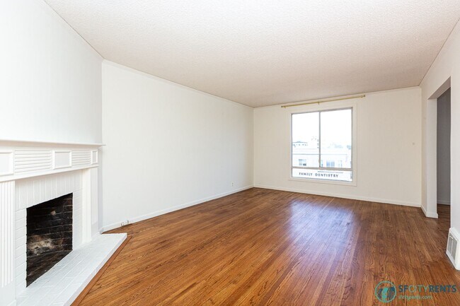 Foto del edificio - Outer Sunset: Top Floor w/ Shared Yard & Laundry on N Judah Line