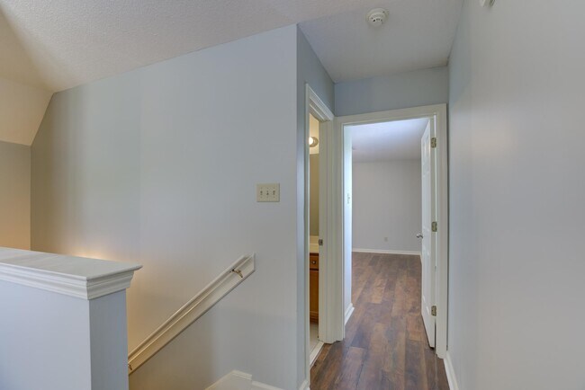 Foto del edificio - 9495 Owl Hill Dr