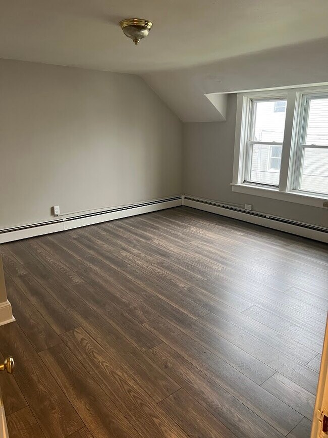 Building Photo - 536 Susquehanna Ave