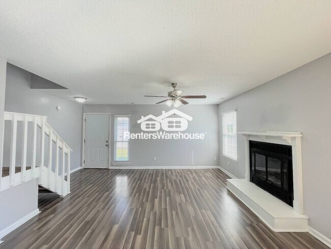 Foto del edificio - 651 Ridge Cir