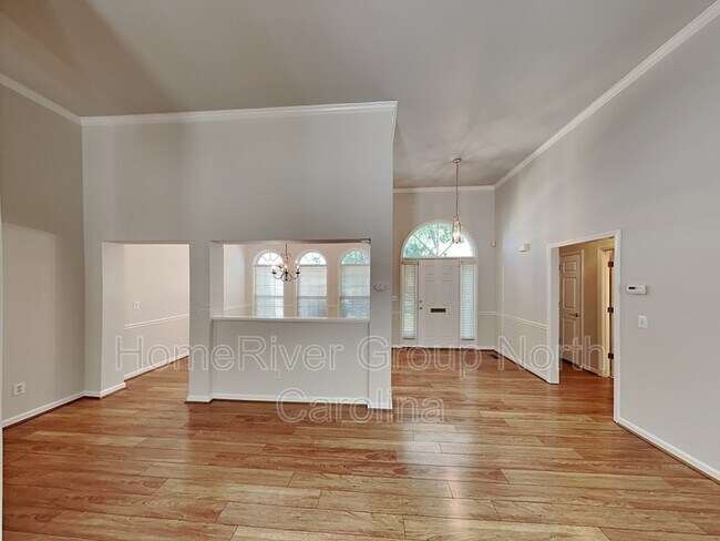 Building Photo - 7 Silver Oak Ct