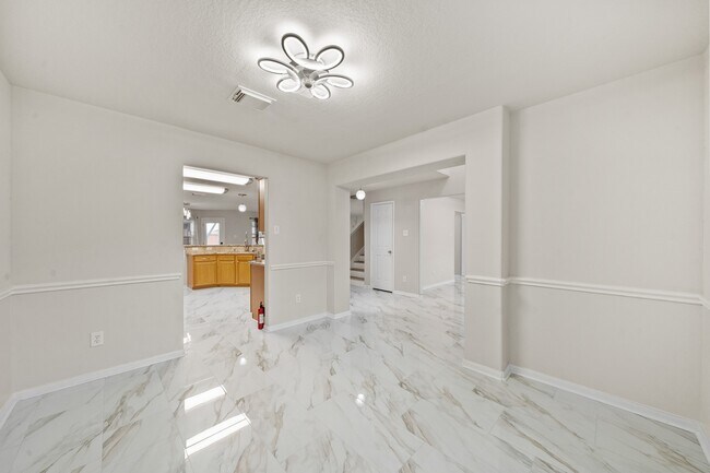 Foto del edificio - 3519 Brackenfern Rd