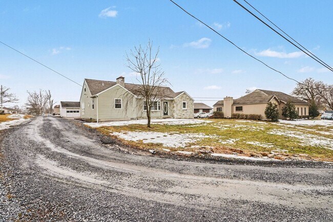 Foto del edificio - 5885 Avis Ln