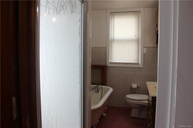 Building Photo - 426 Dunham Ave