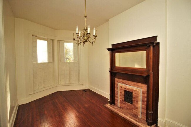 Foto del edificio - 217-219 E. Preston St.