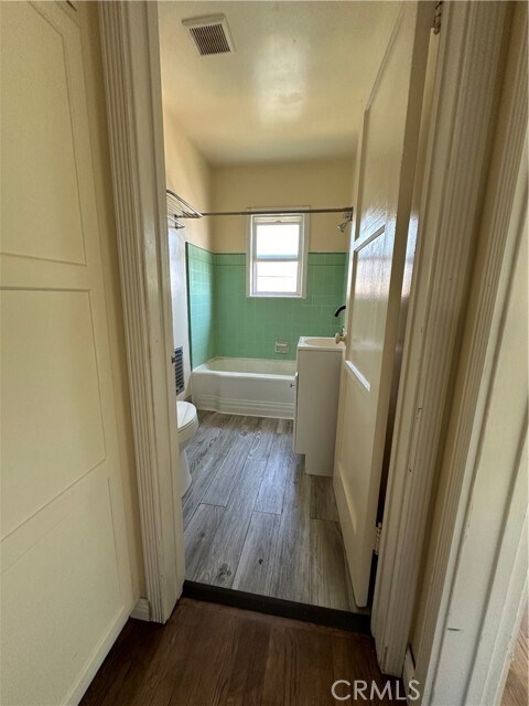 Building Photo - 2123 N Parish Pl