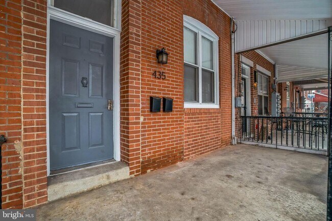 Building Photo - 435 N 32nd St