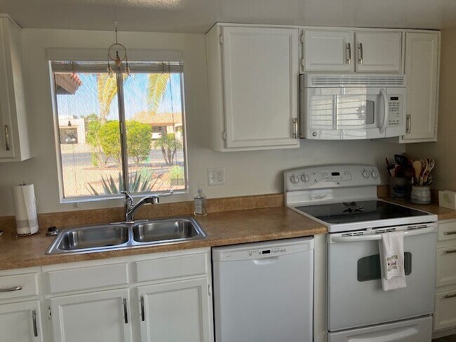 Foto del edificio - Great Summer Rental at a Great Price! Available May 15 through October 15, 2026 Only. Lovely cozy...