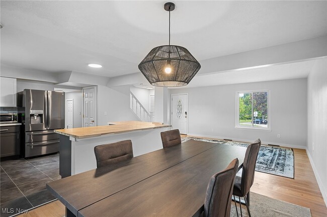 Building Photo - 5401 Woodbury Hills Dr