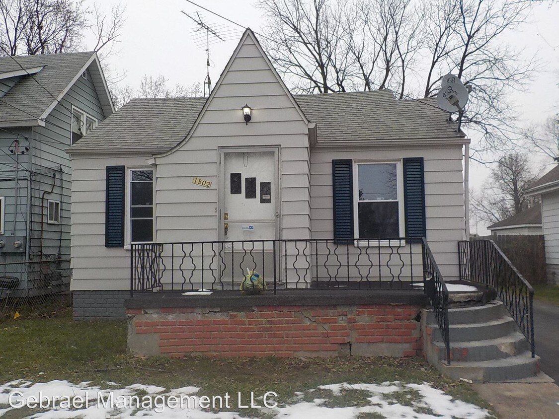 Primary Photo - 1502 Lincoln Ave