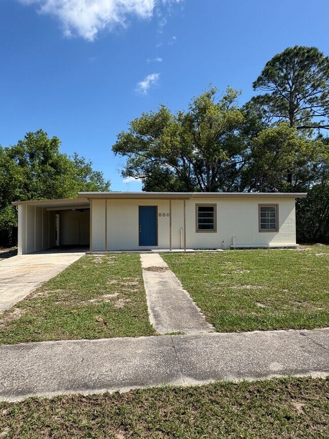 Foto del edificio - Totally Remodeled Deltona Beauty - CALL SH...